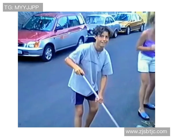 足球明星的孩子们幽默吐槽父母的奇葩瞬间与足球梦想